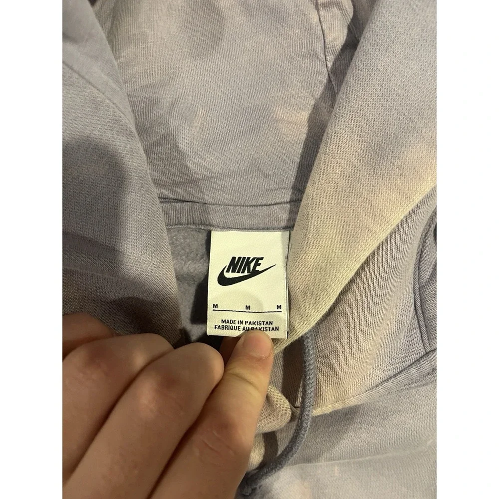 Nike Hoodie Mens Medium Purple Club Fleece Pullover Sweatshirt Swoosh DQ5860-519